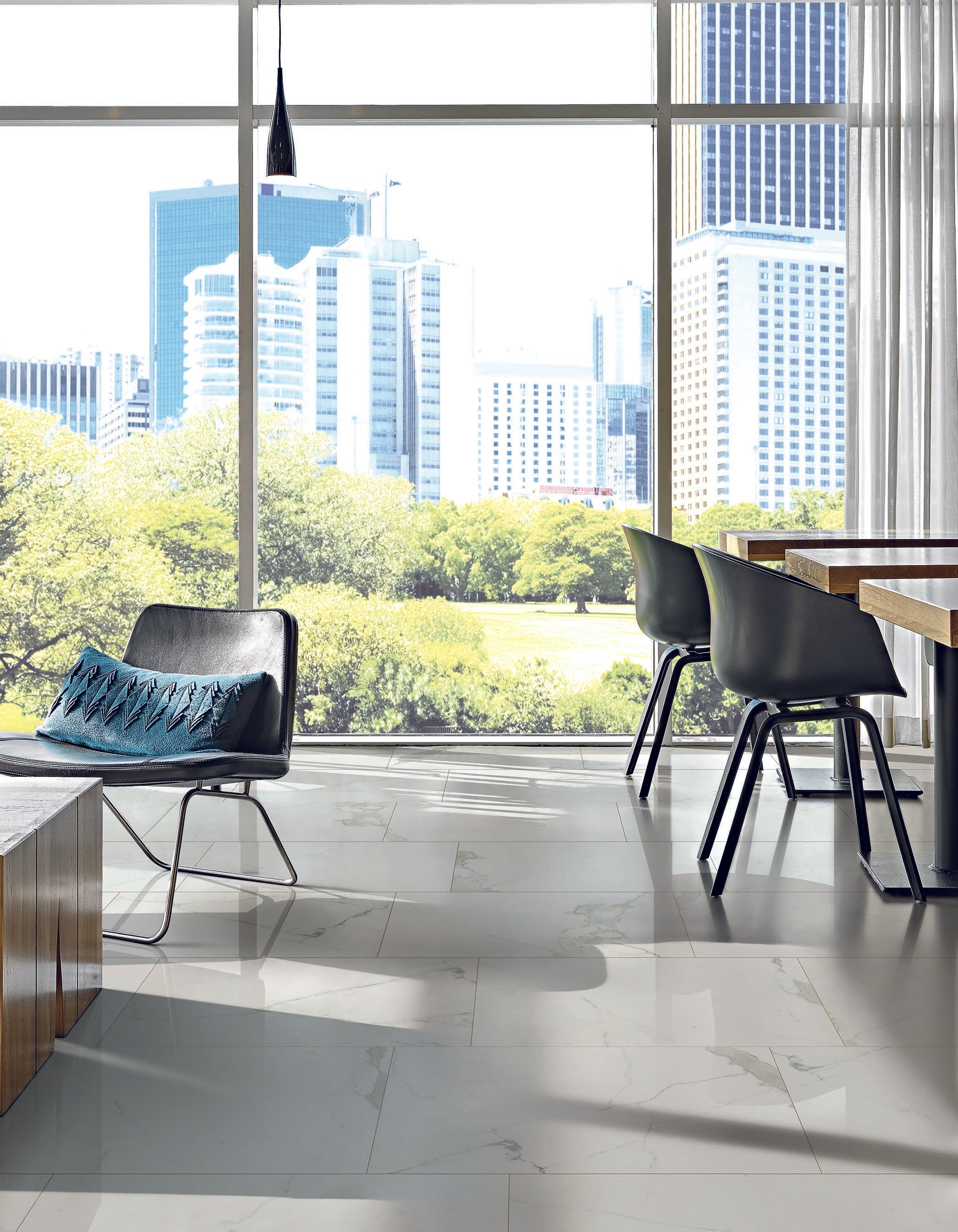 Luxury 24x48 Polished Porcelain Tile in Calacatta